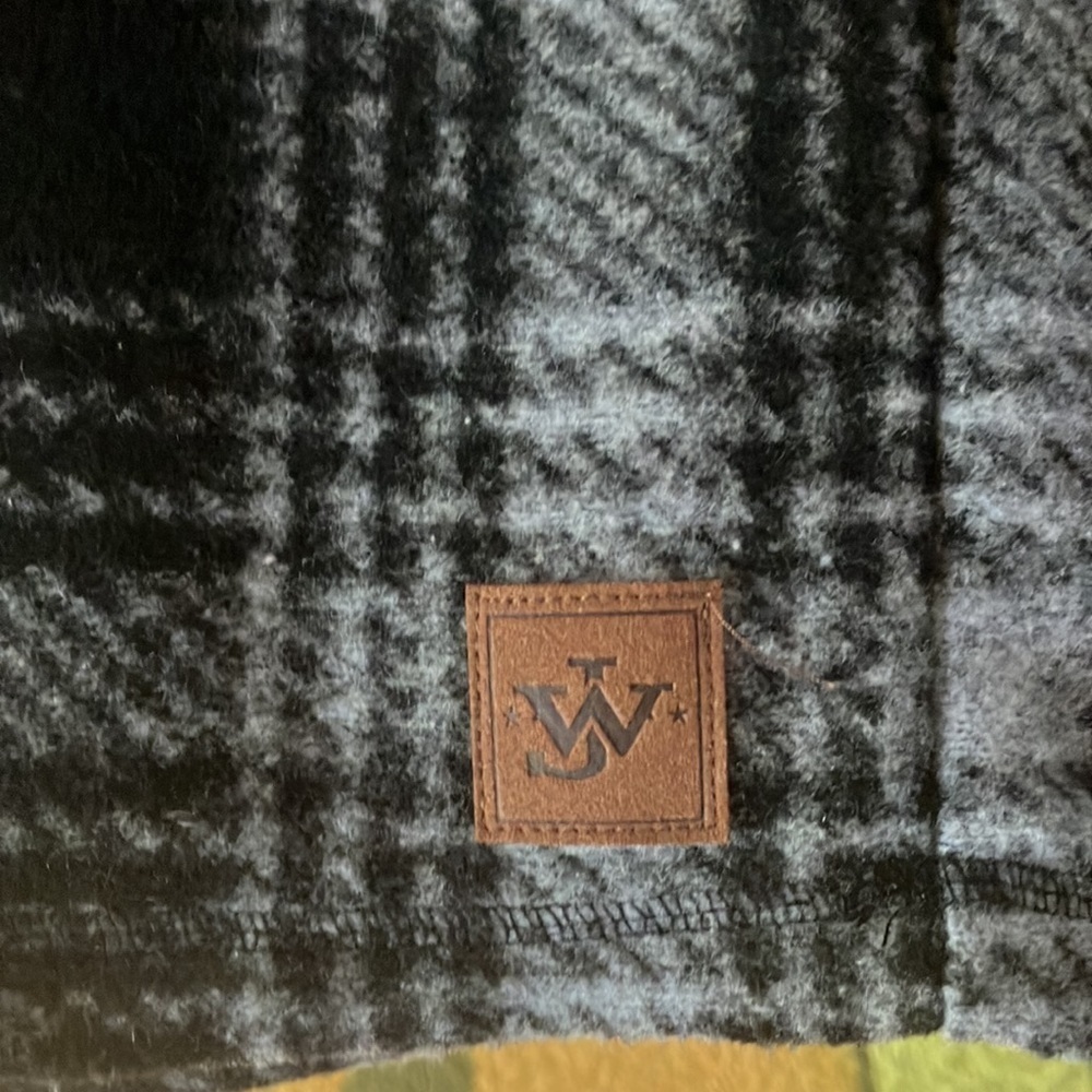 John Wayne Wooly Plaid Fleece. Quarter -zip Pullover. Black and white - Picture 5 of 7